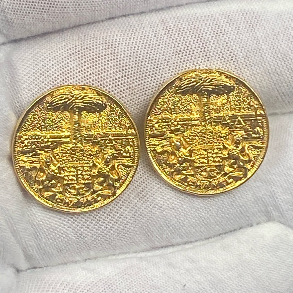 Chanel Vintage 80s Gold Tone Cufflinks - Picture 9 of 14